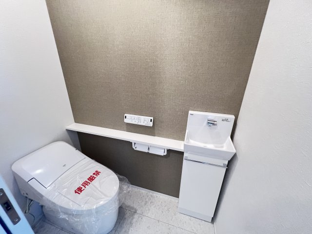 磯城郡田原本町秦庄のトイレ|温水洗浄便座付き