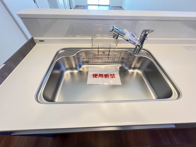 磯城郡田原本町秦庄のキッチン|清潔感あふれるステンレスシンク