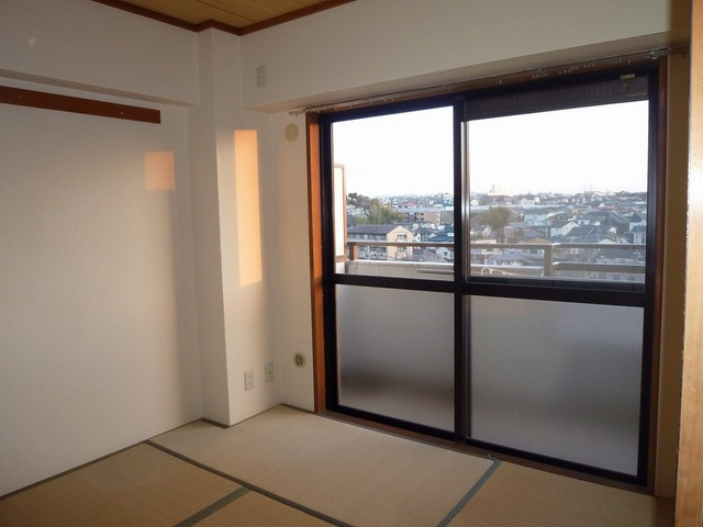 ロイヤルガーデンワコーレ上永谷の和室