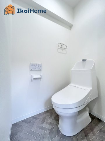 神戸市西区天が岡　中古戸建のトイレ|【ホームページに現地動画掲載中】●年中無休：当日予約可●1階・2階ウォッシュレット付のお手洗いです