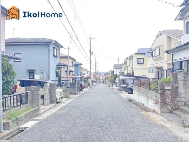 神戸市西区天が岡　中古戸建の前面道路含む現地写真|【ホームページに現地動画掲載中】●年中無休：当日予約可●前面道路南東側広く幅員約6m！