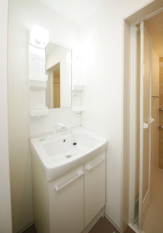 ジーメゾン柴田エクシアの独立洗面台