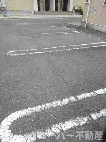セレーノＢの駐車場