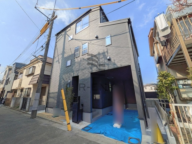 【外観】 | 練馬区貫井４丁目　新築戸建て | 街並みに自然と溶け込みながら、洗練された印象を与える佇まい
