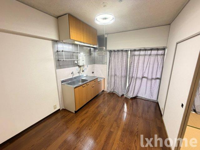 寿マンションの居間・リビング