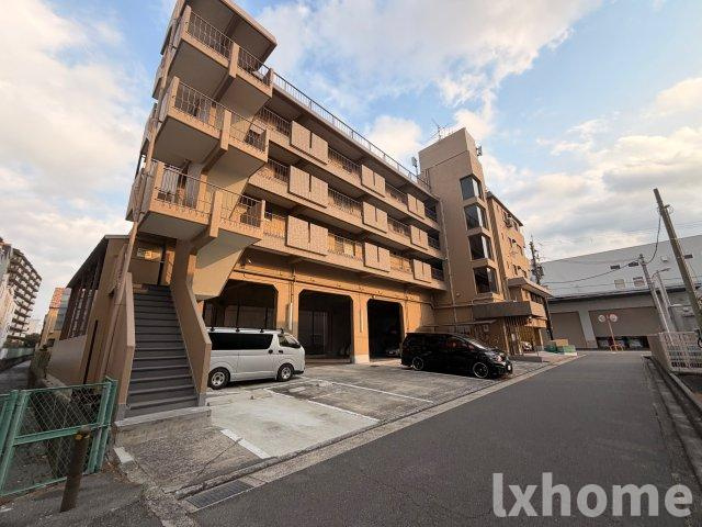 寿マンションの外観