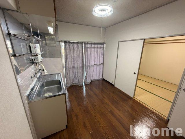 寿マンションの居間・リビング