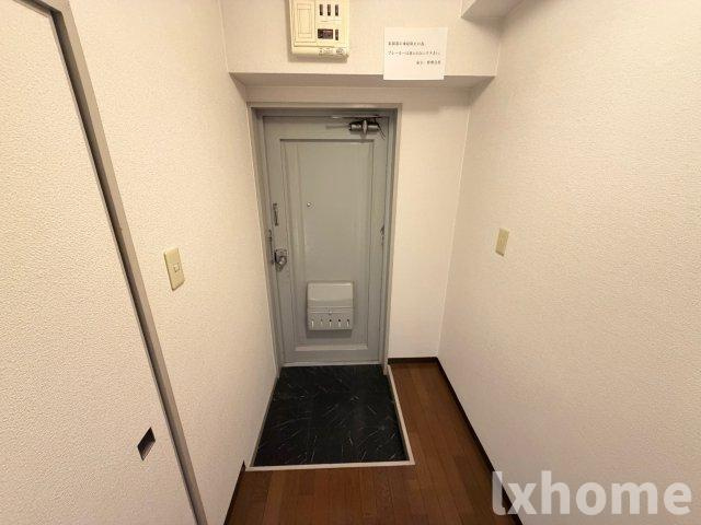 寿マンションの玄関