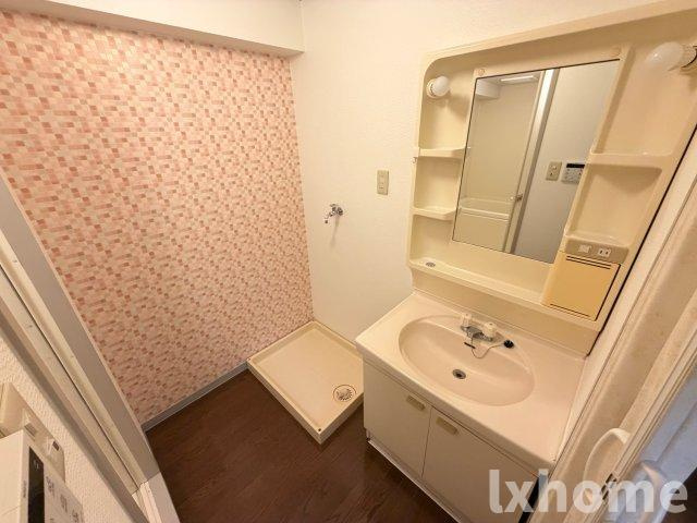 寿マンションの洗面所