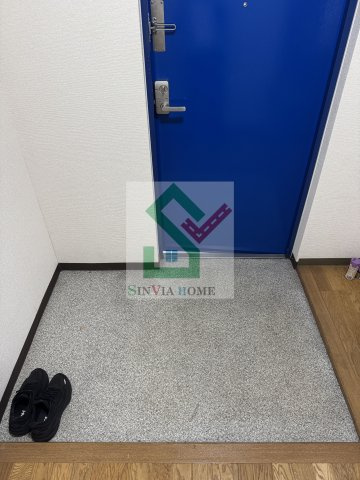 ガーデンコート清瀬4号棟の玄関