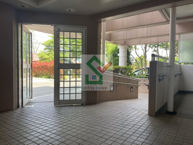 ガーデンコート清瀬4号棟のロビー