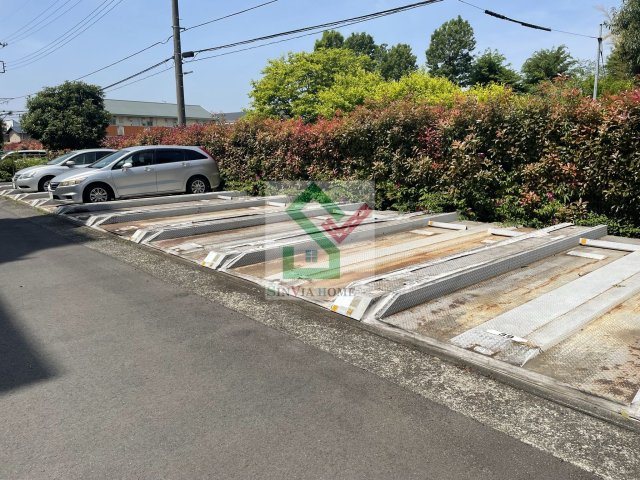 ガーデンコート清瀬4号棟の駐車場