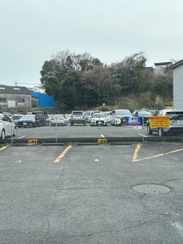 千代ヶ丘ビルの駐車場