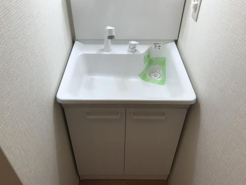 ヴェルディHALの独立洗面台|朝の支度にも助かる、独立の洗髪洗面化粧台