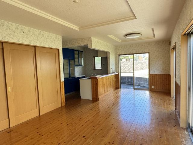 高知市瀬戸南町1丁目　中古戸建ての居間・リビング