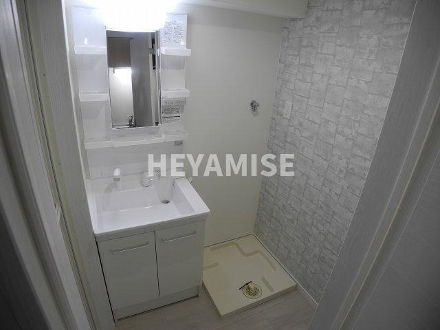 modern palazzo諫早Libertaの洗面所