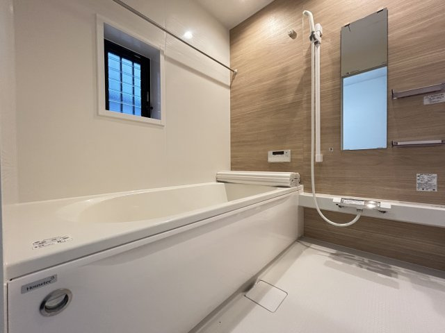 ◆リフォーム済◆スーパー・ドラッグストア・銀行・コンビニ・バス停が徒歩５分以内◆宇治市宇治野神の浴室|浴室