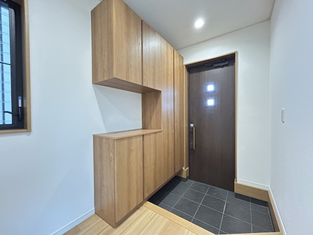 ◆リフォーム済◆スーパー・ドラッグストア・銀行・コンビニ・バス停が徒歩５分以内◆宇治市宇治野神の収納|シューズボックス