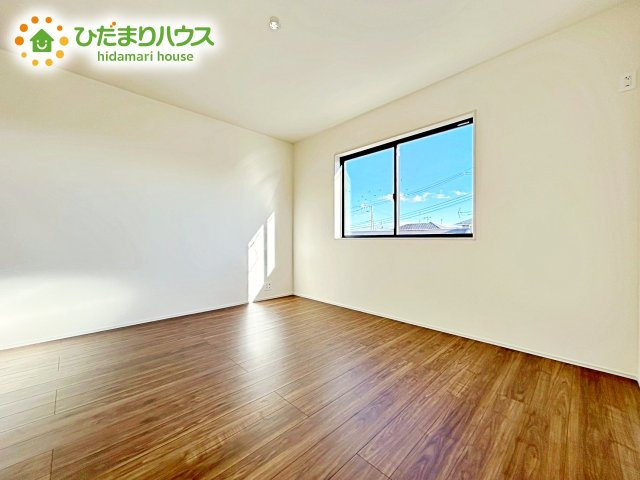 【寝室】 | 水戸見川12期　新築戸建　1号棟 | 天井の高い主寝室。ゆっくりと過ごせる大人のくつろぎ空間！