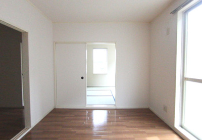 【居間・リビング】 | ルネパーク岸和田 | リビングです