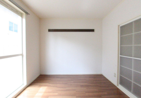 ルネパーク岸和田の居間・リビング|広々とした洋室です