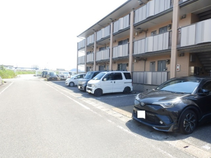 ビレッジ北久保 C棟の駐車場|駐車場