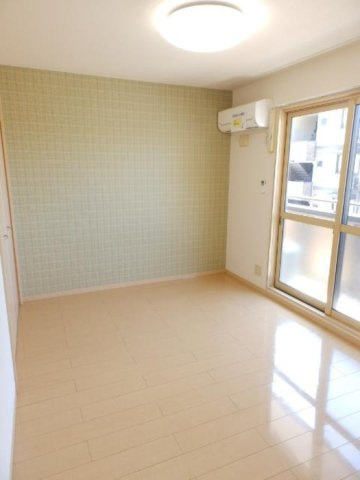 ビレッジ北久保 C棟の洋室|洋室（エアコン付）