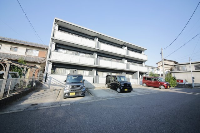 フレシールの駐車場