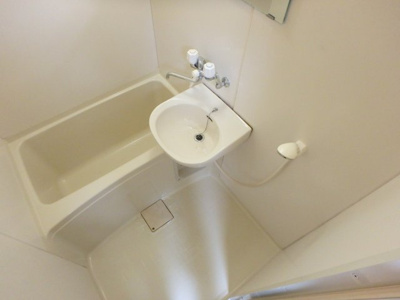 【浴室】 | カサ・カルロサⅡ | お風呂で日々の疲れを落としましょう