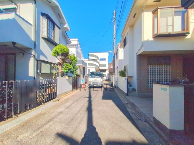 【前面道路含む現地写真】 | 練馬区谷原６丁目　新築戸建て | 落ち着いた住宅街の一角、ゆったり過ごせる住環境です