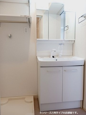 【洗面所】 | カルムコリーヌ | 洗面所です