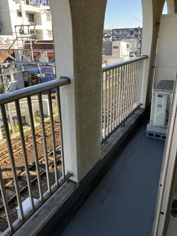 南加木屋駅前ビルのバルコニー