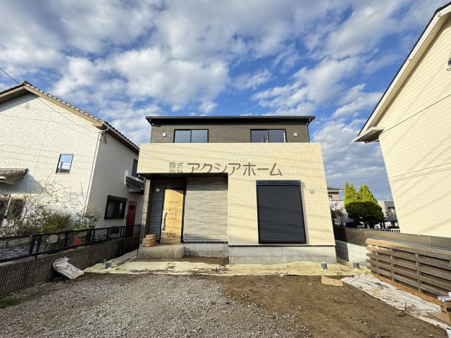 飯能市中居・全1棟　新築一戸建　～両面道路・全居室6帖以上～