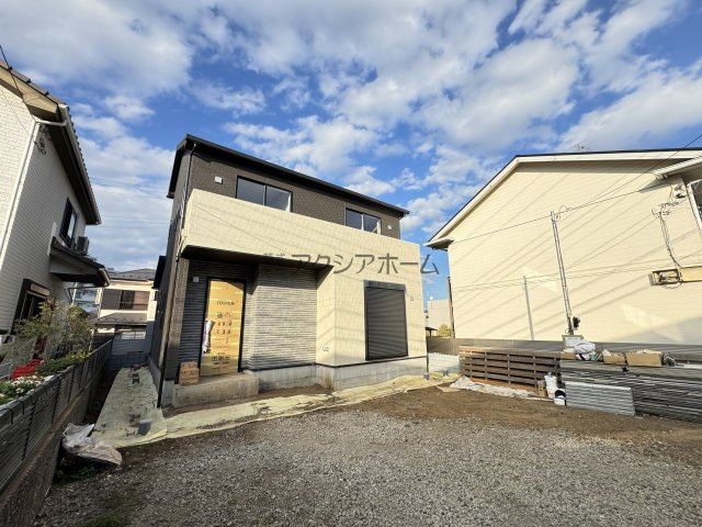 飯能市中居・全1棟　新築一戸建　～両面道路・全居室6帖以上～の外観|建築中現地写真(2025年11月14日撮影)