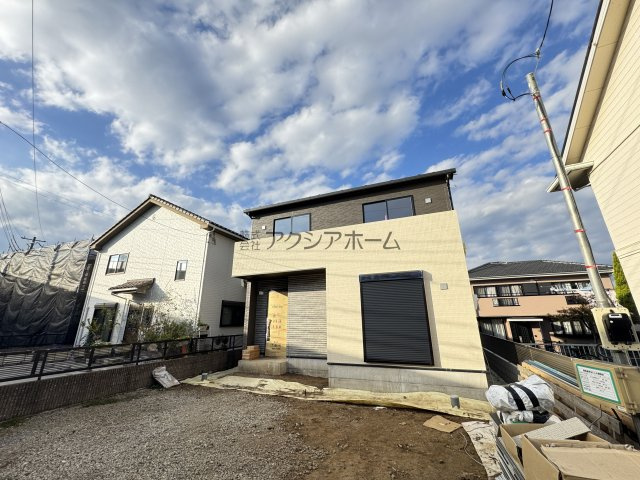 飯能市中居・全1棟　新築一戸建　～両面道路・全居室6帖以上～の外観|建築中現地写真(2025年11月14日撮影)