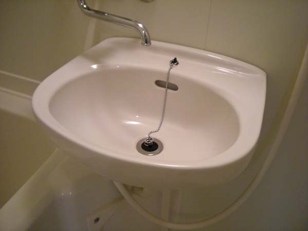 ビバライフの洗面所|脱衣スペースもあります