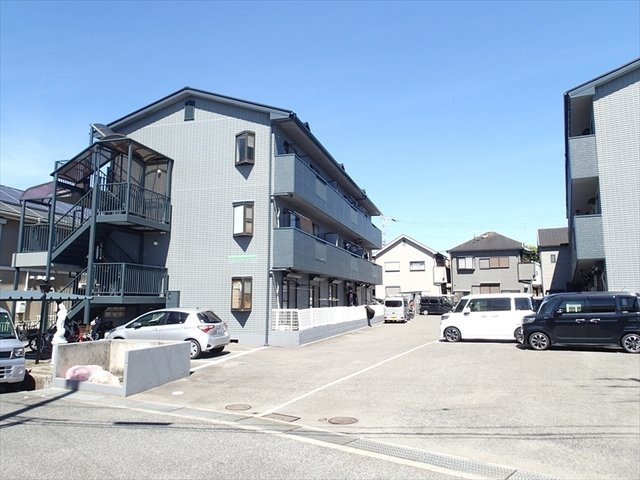 ビバライフの駐車場|カースペースがあります