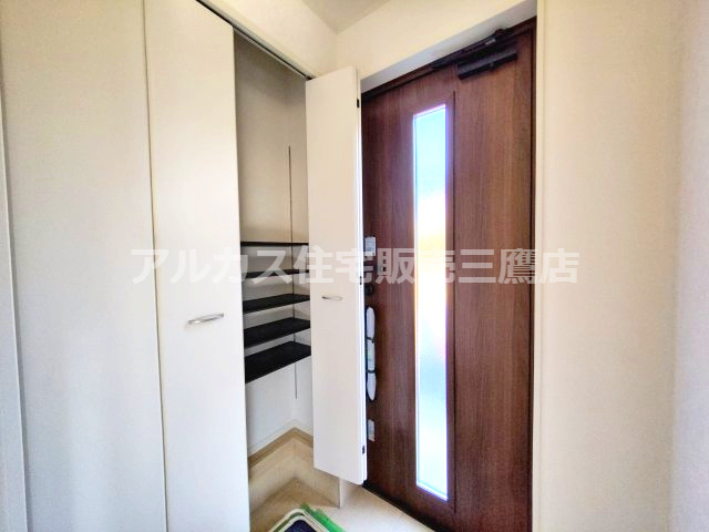 【内覧動画公開中！】調布市深大寺東町１丁目 京王線 つつじヶ丘駅 新築戸建の玄関