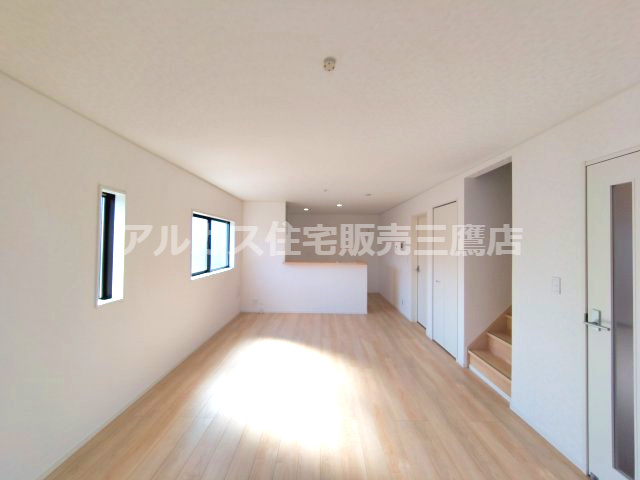 【内覧動画公開中！】調布市深大寺東町１丁目 京王線 つつじヶ丘駅 新築戸建の居間・リビング