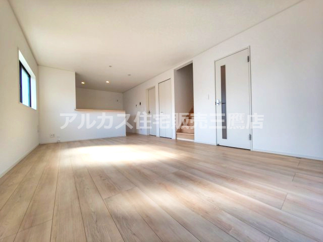 【内覧動画公開中！】調布市深大寺東町１丁目 京王線 つつじヶ丘駅 新築戸建の居間・リビング