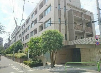 【外観】 | プラウド練馬中村橋 | 鉄筋コンクリート造のがっちりとした建物。