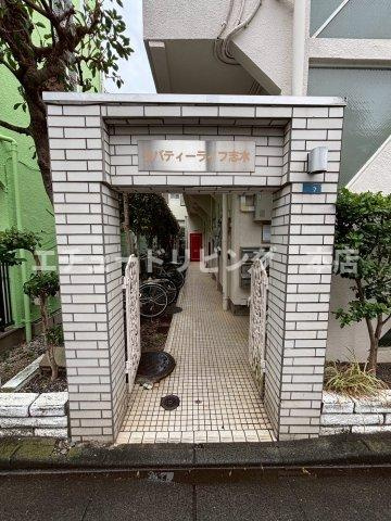 リバティーライフ志木のエントランス