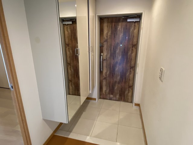 ポレスター神拝アクアステージの玄関