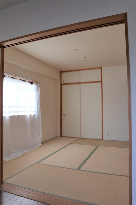 岸和田市土生町２丁目の賃貸マンションの和室|柔らかい畳が心地よい和室