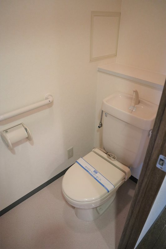岸和田市土生町２丁目の賃貸マンションのトイレ|コンパクトで使いやすいトイレです