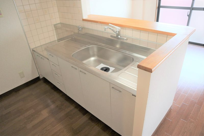 岸和田市土生町２丁目の賃貸マンションのキッチン|お料理しやすいキッチンです