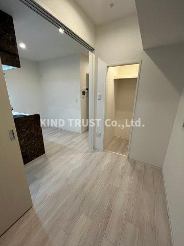 セレニテフラン梅田の居間・リビング|おしゃれな居間です