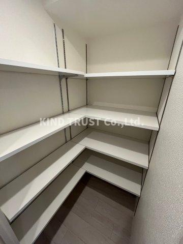 セレニテフラン梅田の収納|便利な収納スペースです