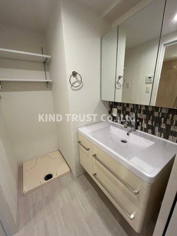 セレニテフラン梅田の洗面所|スペースが確保できる洗面所です