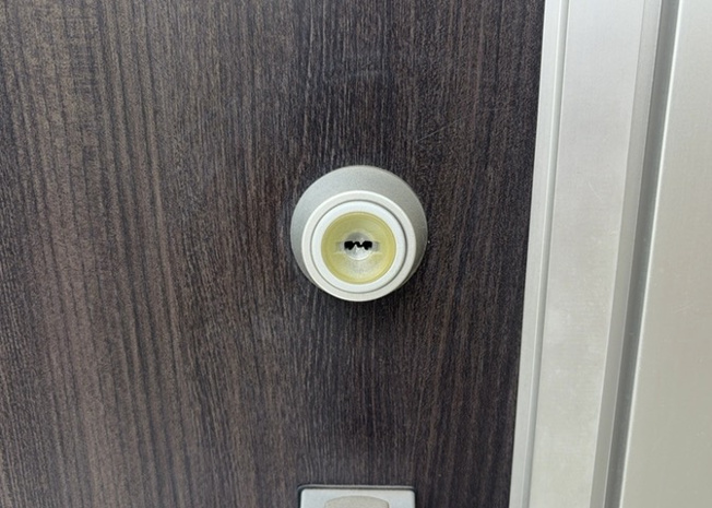 【防犯設備】 | 当然のことではありますが、オートロックやセンサーライト、ホームセキュリティーなどの防犯設備があれば、小さいお子様がいるご家庭も安心ですよね！まず物件購入の際は、防犯設備もチェックするようにしましょう。